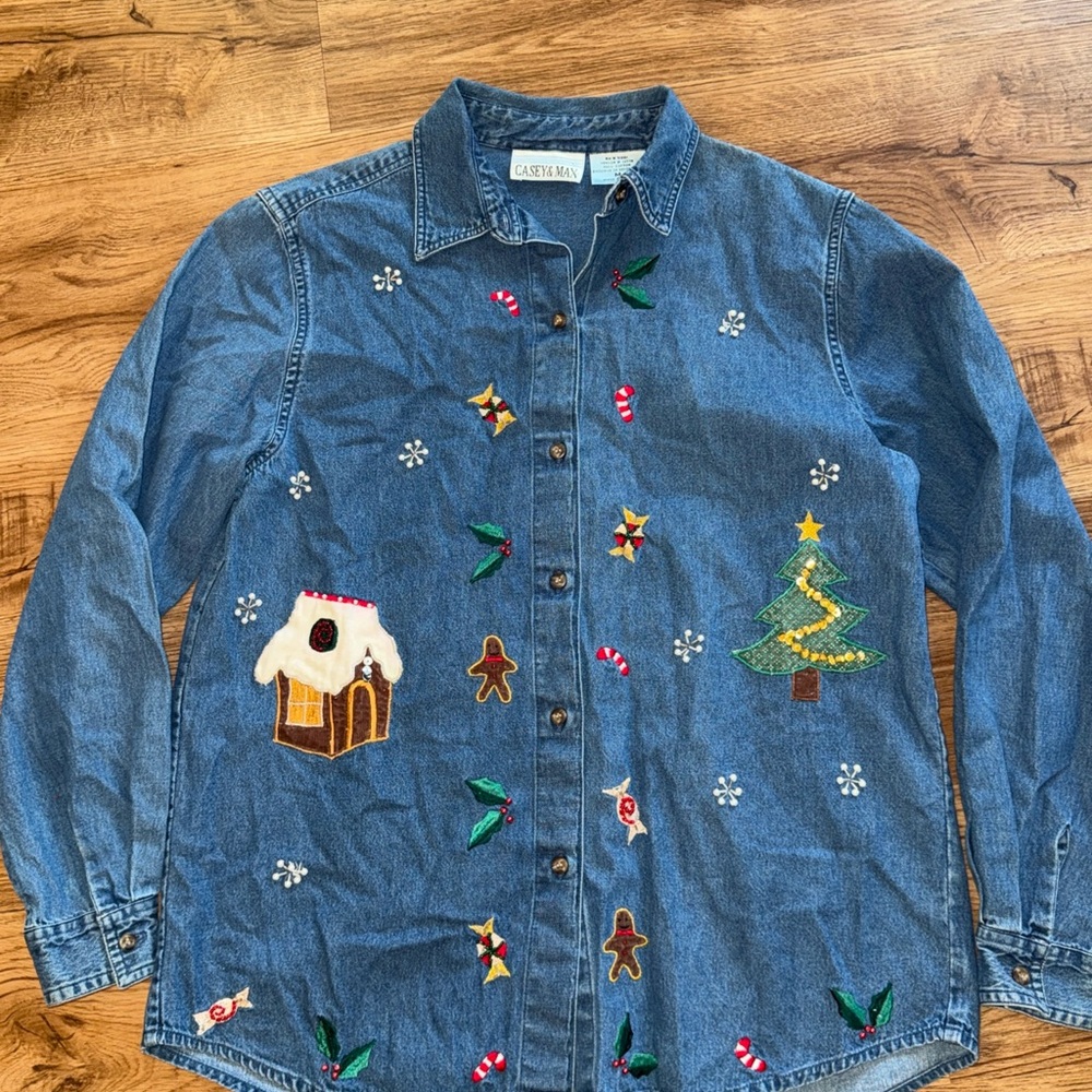 Casey & Max Shirt Womens M Christmas Embroidered Gingerbread Tree  Denim Holiday